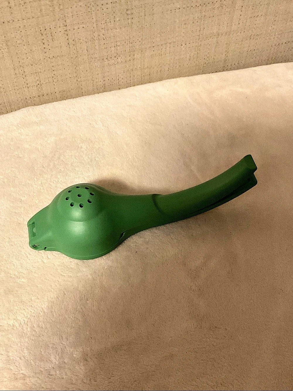Tupperware Ergonomic Citrus / Lemon & Lime Squeezer Press Ergonomic Green